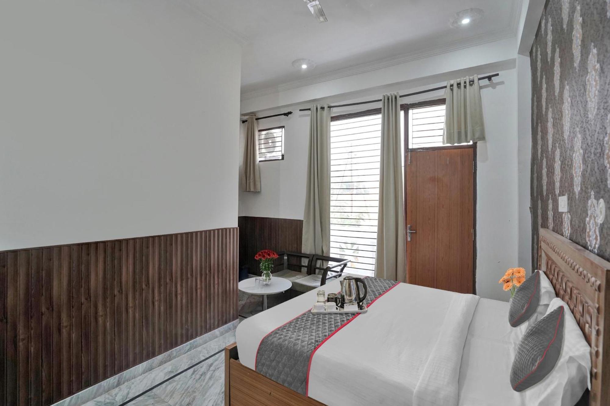 Collection O Samira Residency Near Botanic Garden Of Indian Republic Hotel โนอิดา ภายนอก รูปภาพ