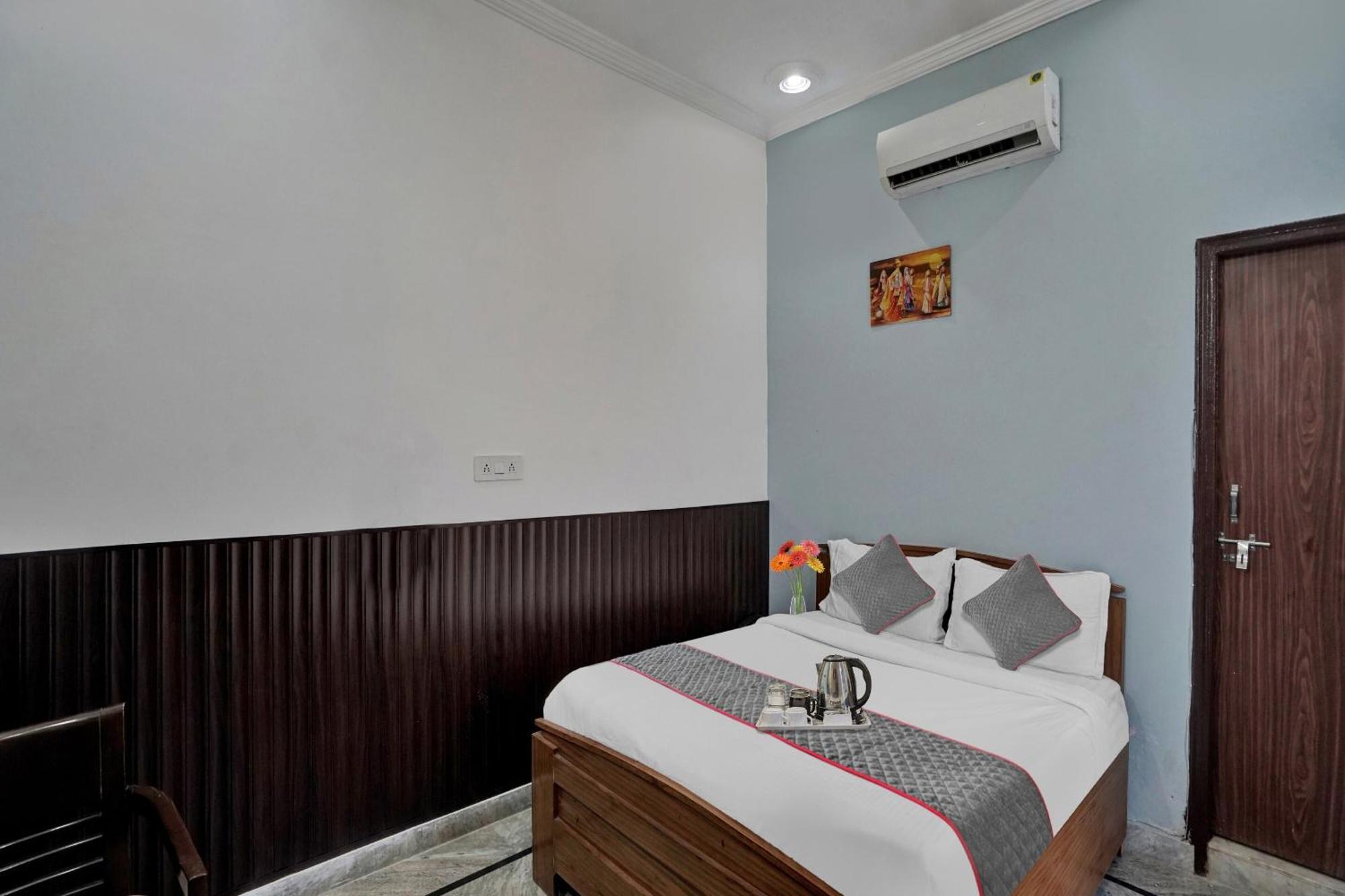 Collection O Samira Residency Near Botanic Garden Of Indian Republic Hotel โนอิดา ภายนอก รูปภาพ