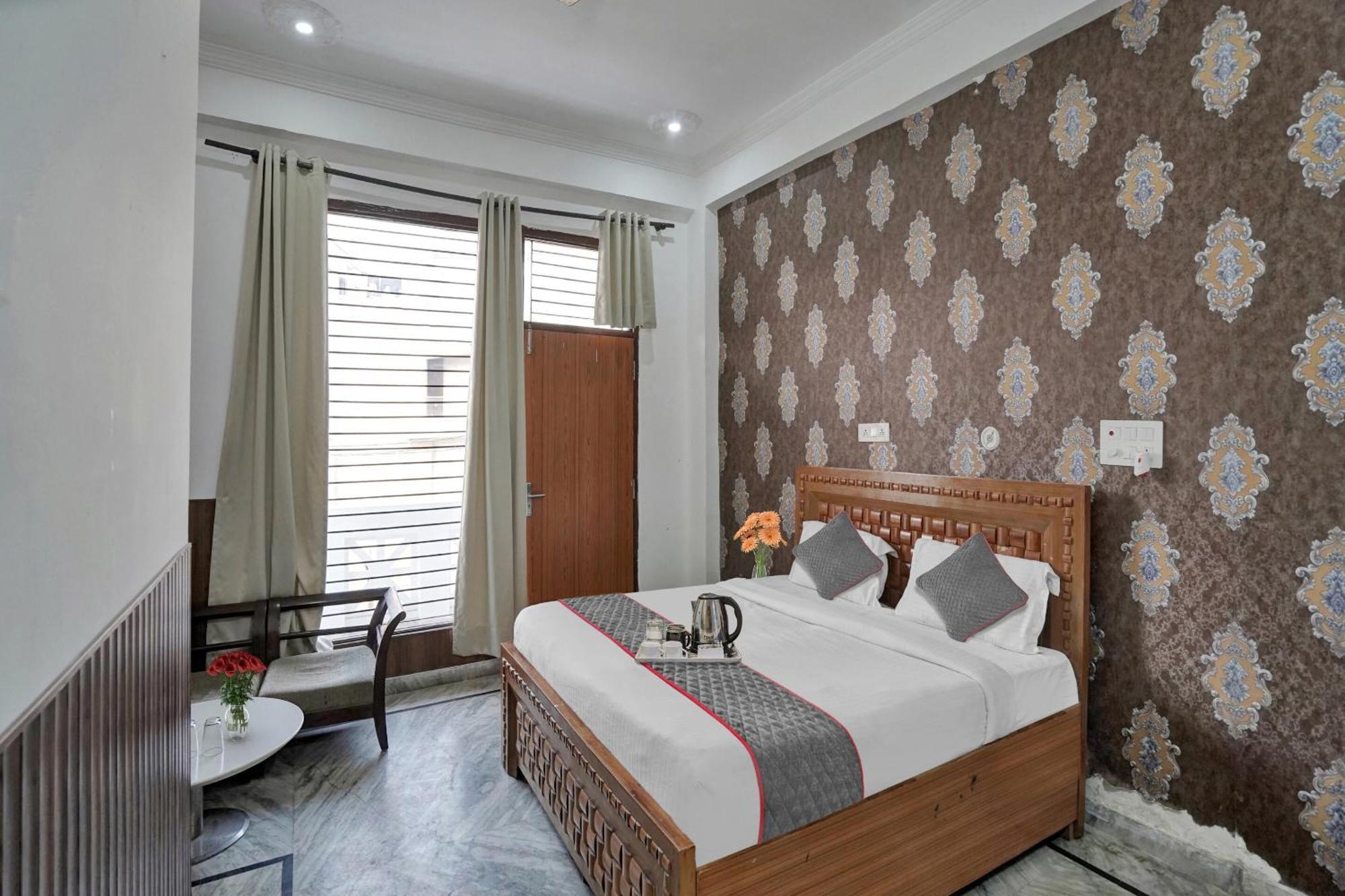 Collection O Samira Residency Near Botanic Garden Of Indian Republic Hotel โนอิดา ภายนอก รูปภาพ