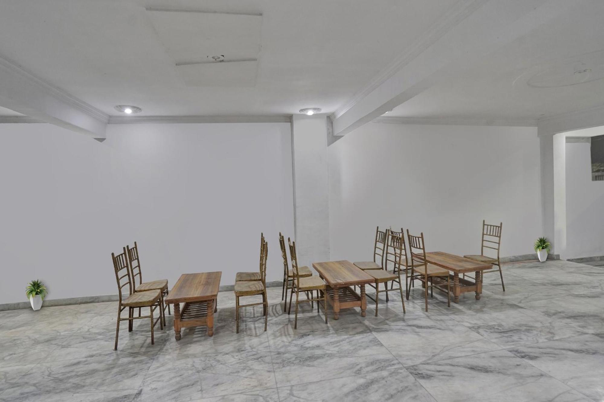 Collection O Samira Residency Near Botanic Garden Of Indian Republic Hotel โนอิดา ภายนอก รูปภาพ
