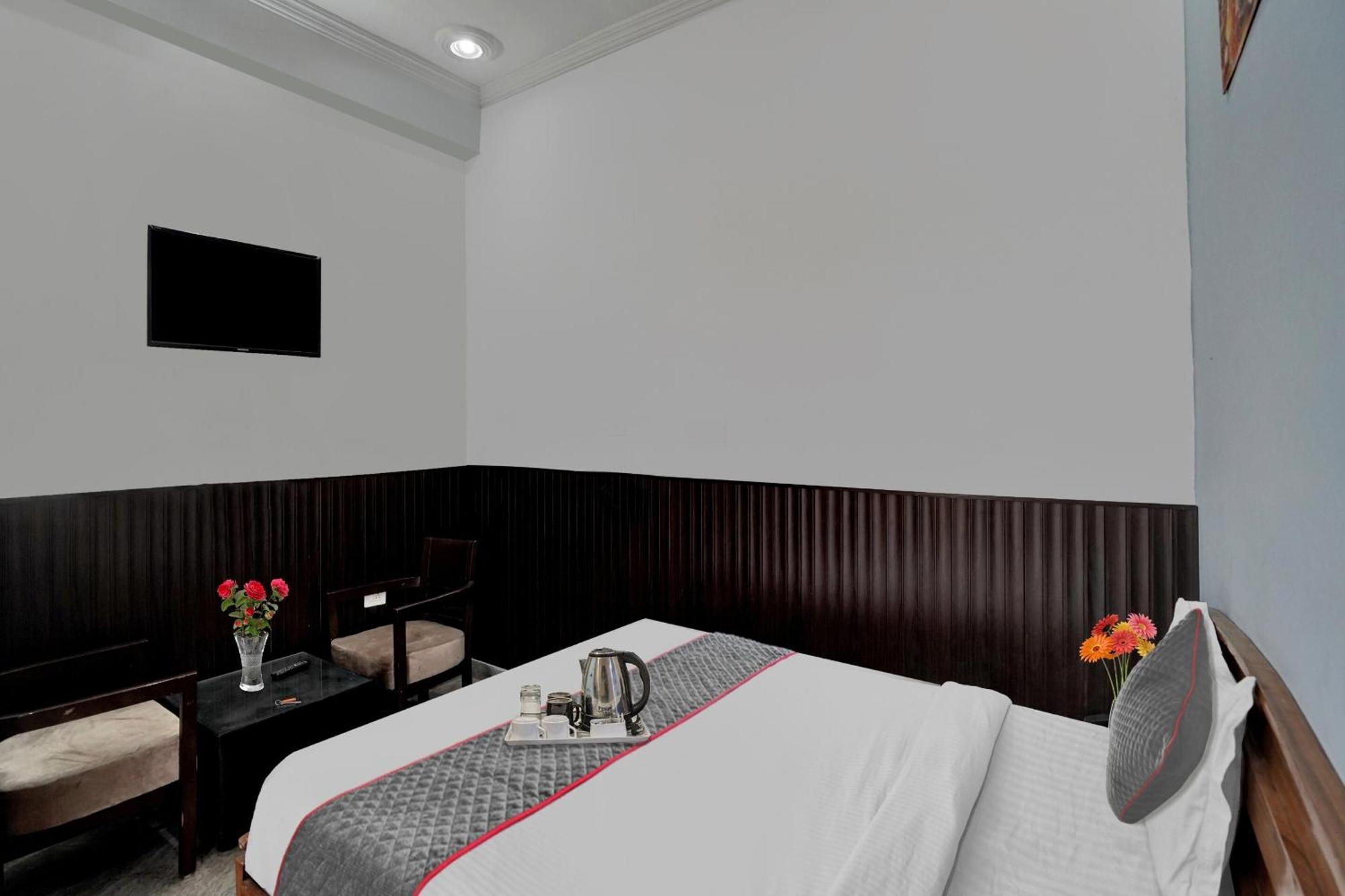 Collection O Samira Residency Near Botanic Garden Of Indian Republic Hotel โนอิดา ภายนอก รูปภาพ