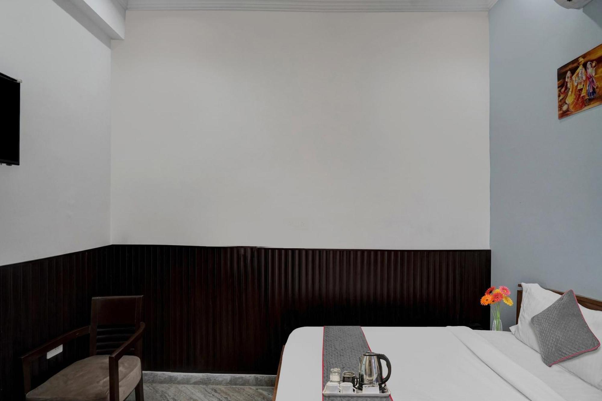 Collection O Samira Residency Near Botanic Garden Of Indian Republic Hotel โนอิดา ภายนอก รูปภาพ