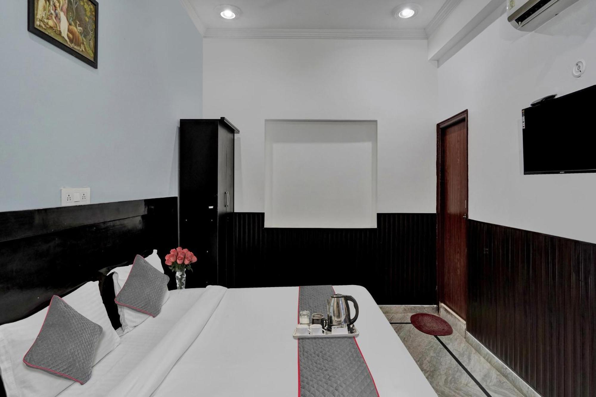 Collection O Samira Residency Near Botanic Garden Of Indian Republic Hotel โนอิดา ภายนอก รูปภาพ